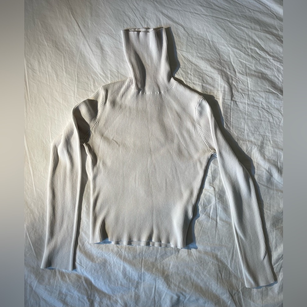Ribbed white turtleneck
